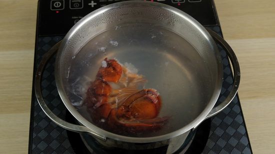 boiling lobster tails